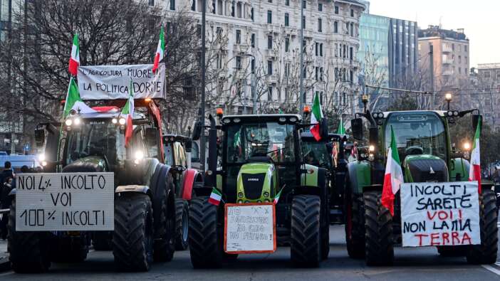 Çiftçiler protesto için Roma'ya ilerliyor:  "Kentin çevresini saracağız. Bunu yalnızca traktörlerle ve birkaç günlüğüne yapmayacağız"
