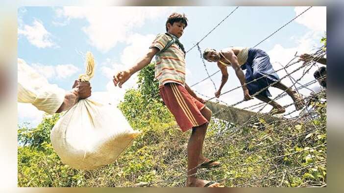 Katliamdan kaçış! Myanmar'daki Müslümanlar Bangladeş'e geçiş yaptı