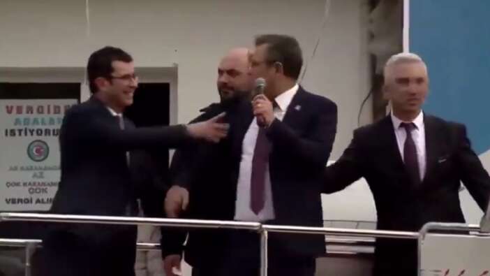 CHP'nin kalesinde skandal: Özgür Özel, Belediye Başkan Adayını tanıyamadı! Bunlar hep yapay zeka...