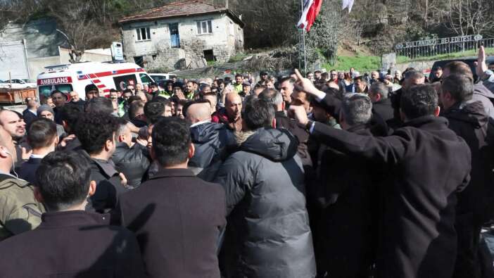 Ekrem İmamoğlu'na Sultangazi'de yol tepkisi!