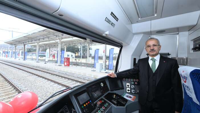 Bakan Uraloğlu duyurdu! İstanbul'da iki metro hattının açılış tarihi belli oldu