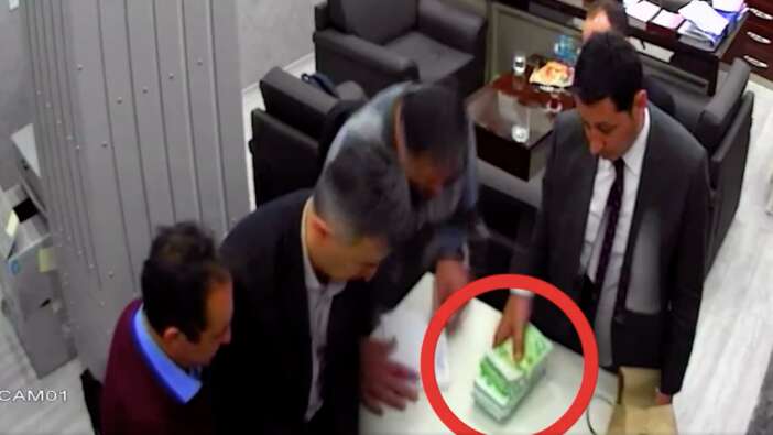 TL kulelerinin ardından CHP'de yeni görüntüler ifşa oldu! Bu kez Euro saydılar...