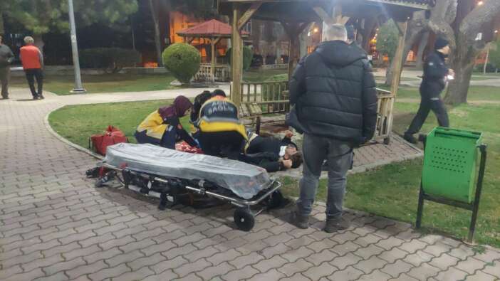 Parkta şoke eden olay! Tüfekle ayaklarından vuruldu