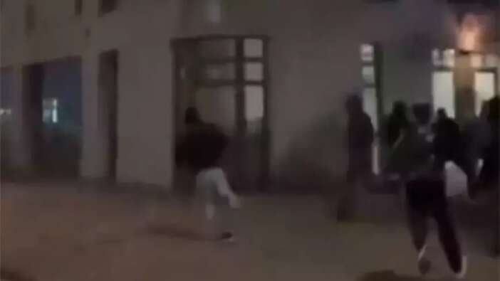 Almanya'da PKK'lı teröristler Türk Konsolosluğu'na saldırdı!