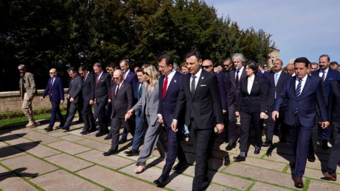 Anıtkabir'de İmamoğlu'na askerlerden demeç uyarısı