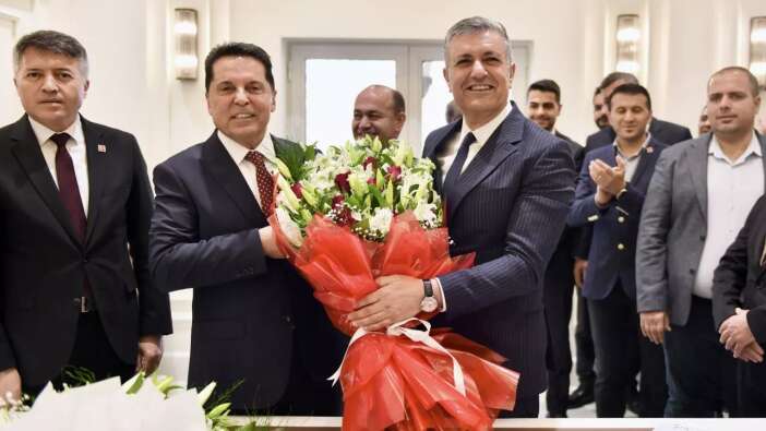 Seçimden önce 'Kimseyi işten çıkarmayacağım' diyen CHP'nin DEM'li adayı Ahmet Özer 550 işçiyi kovdu!