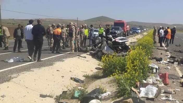 Şanlıurfa'da korkunç trafik kazası: Çok sayıda ölü ve yaralı var