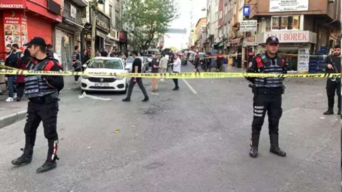Beyoğlu'nda silahlı saldırı! Polis her yerde saldırganları arıyor