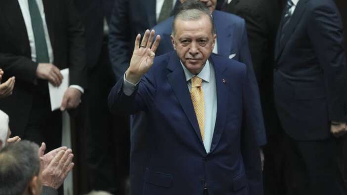 Seçim sonrası ilk grup toplantısı... Cumhurbaşkanı Erdoğan'dan ayakta alkışlanan sözler: Biz bitti demeden bitmez!