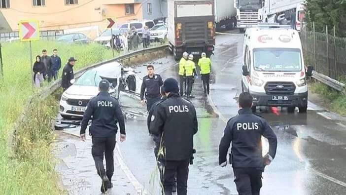 Sultanbeyli'de kamyon ile otomobil çarpıştı: 2 ölü, 4 yaralı