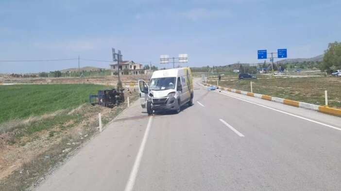 Minibüs ile patpat çarpıştı! Bir kişi hayatını kaybetti