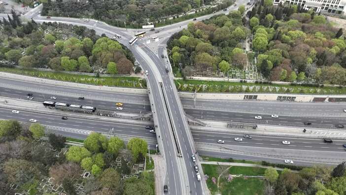23 Nisan Ulusal Egemenlik ve Çocuk Bayramı nedeniyle İstanbul'da yollar boş kaldı