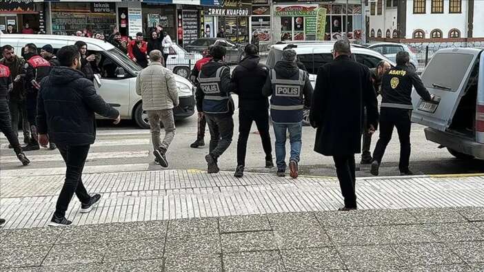Ankara'da aranan 877 kişi yakalandı