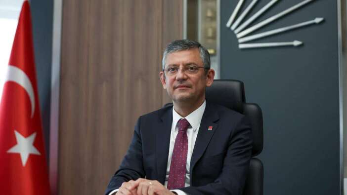 CHP Genel Başkanı Özel Müsavat Dervişoğlu'nu kutladı