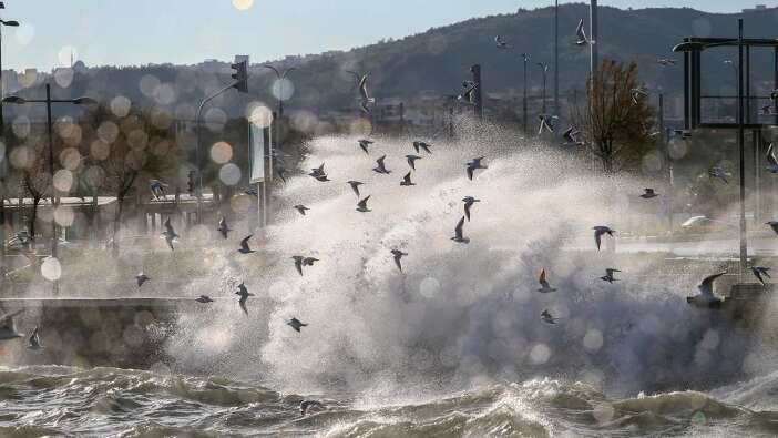 Meteoroloji'den Batı Akdeniz'e fırtına uyarısı