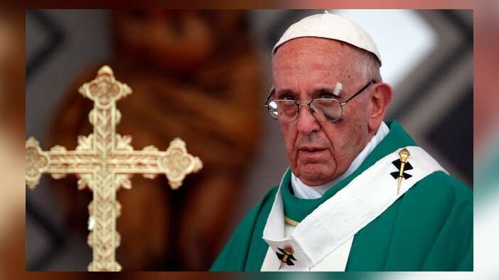 'Yaralı Papa' Kolombiya'dan ayrıldı