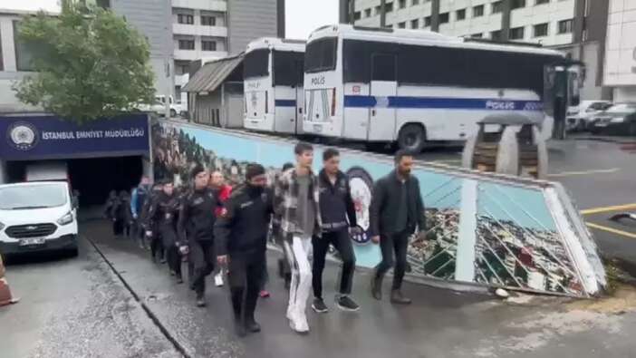 İstanbul'daki 1 Mayıs gösterilerinde polise saldıran 52 şüpheli hakkında tutuklama talebi!