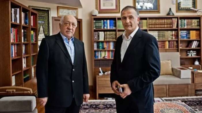 Firari FETÖ'cü Ekrem Dumanlı'nın 17-25 Aralık sözleri sonrası FETÖ'cüler birbirine girdi! Küfür ve tehditler havada uçuştı...