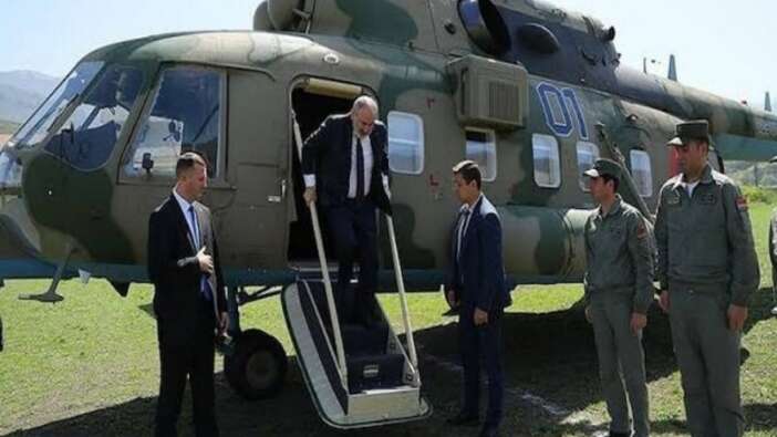 Ermenistan Başbakanı Paşinyan'ı taşıyan helikopter acil iniş yaptı