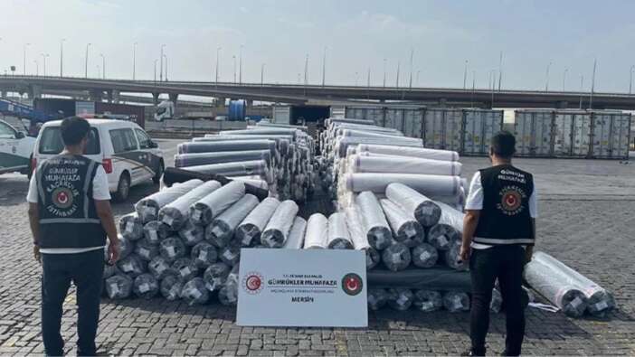 'İnsani yardım' adı altında 8 konteyner kaçak eşya... Mersin'de kaçakçılık oyunu bozuldu!
