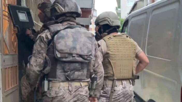 Zehir tacirlerine darbe! 480 kilo uyuşturucu madde ele geçirildi! Yerlikaya operasyon anlarını paylaştı...