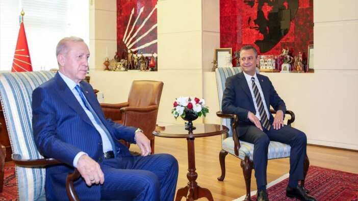 Cumhurbaşkanı Recep Tayyip Erdoğan, Özgür Özel'le görüştü: Tarihi zirvede dikkat çeken hediyeler!