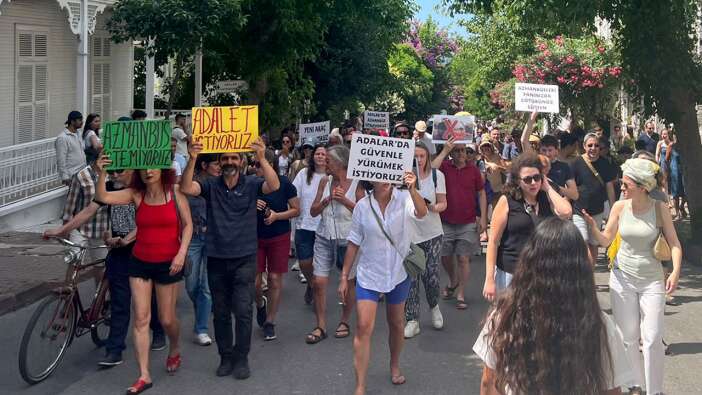 İBB'den Adalar'da faaliyete başlayan minibüslere ilişkin açıklama