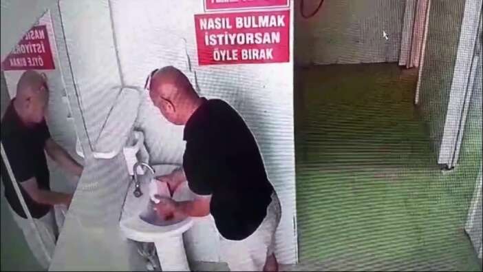 Akıl almaz hırsızlık! Cami tuvaletinden sabunluk çaldı, lüks aracına binip kaçtı
