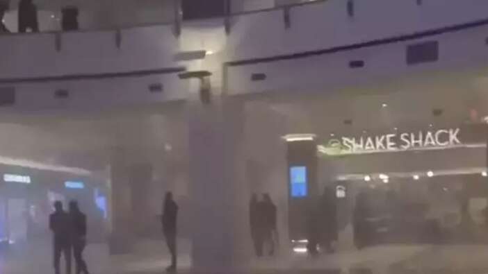 Başakşehir'de Mall of İstanbul AVM'nin otoparkından korkutan yangın