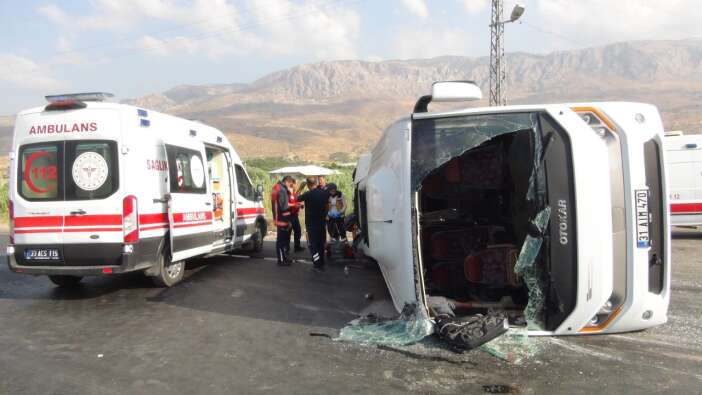 Mersin'de otobüslerin karıştığı zincirleme kaza! Ölü ve yaralılar var...