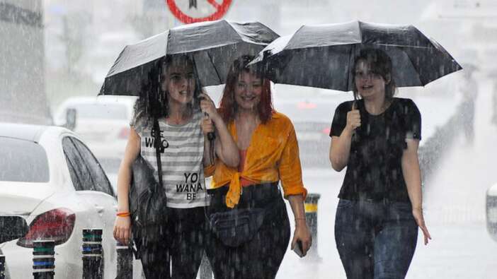 Meteoroloji'den İstanbul dahil çok sayıda kente sağanak uyarısı! Bu saatlere dikkat...
