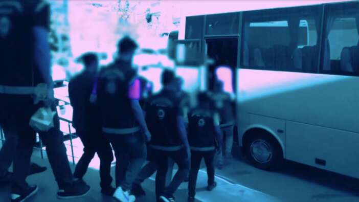 149 göçmen kaçakçılığı organizatörü, 2 bin 563 düzensiz göçmen yakalandı!