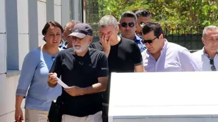 Gazeteci İsmail Küçükkaya'nın annesi son yolculuğuna uğurlandı