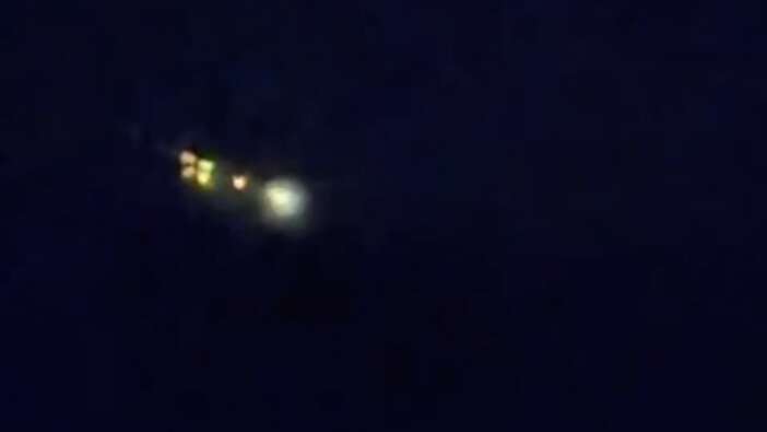 Birçok ilde parlak ışık kümesi görüldü! Uzay ajansı meteor kaynaklı olduğunu açıkladı