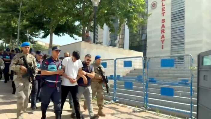 Kara vatanda da siber vatanda da suçlulara geçit yok! Bakan Yerlikaya duyurdu! 13 ildeki 'Sibergöz-50' operasyonlarında 24 şüpheli yakalandı!