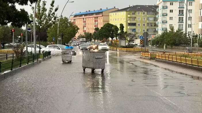 Erzurum ve Gümüşhane'de sağanak yağış hayatı olumsuz etkiledi