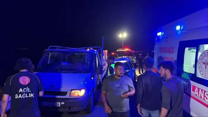 Adıyaman'da kamyonetle otomobil çarpıştı: 6 yaralı
