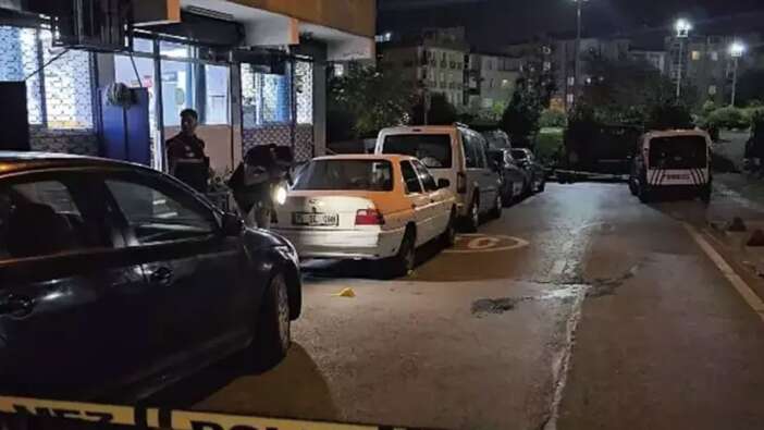 Esenler'de kahvehaneye saldırı! 'Müşteriler ocağın arkasına saklandı'