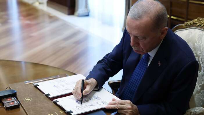Cumhurbaşkanı Erdoğan YAŞ kararlarını imzaladı! 77 albay, general ve amiralliğe yükseltildi