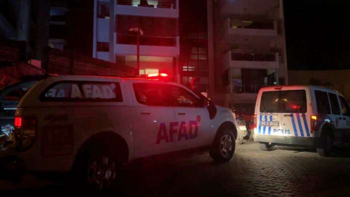 Kuşadası'nda muska paniği... Boynundaki muskayı merak edip açtı! 3 kişi hastanelik oldu!