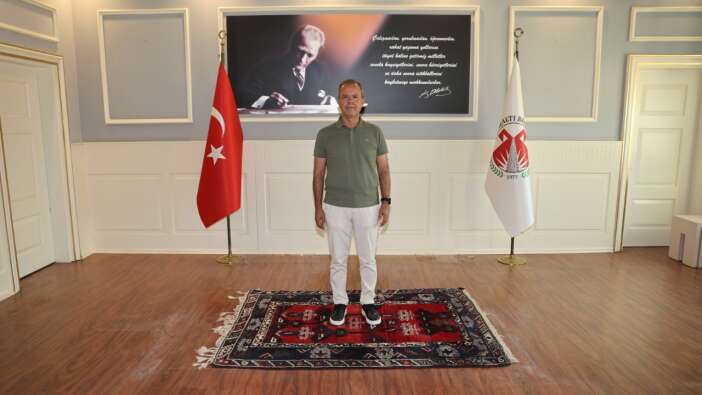 CHP'li belediyeye haciz şoku! Belediye Başkanının makam odasındaki eşyalar alındı