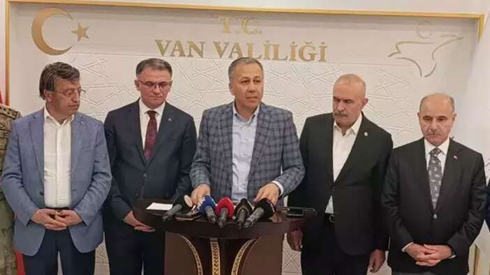 İçişleri Bakanı Yerlikaya Van'da temaslarda bulundu! "Kibirlenen bir eşkıya varsa bize söyleyin”