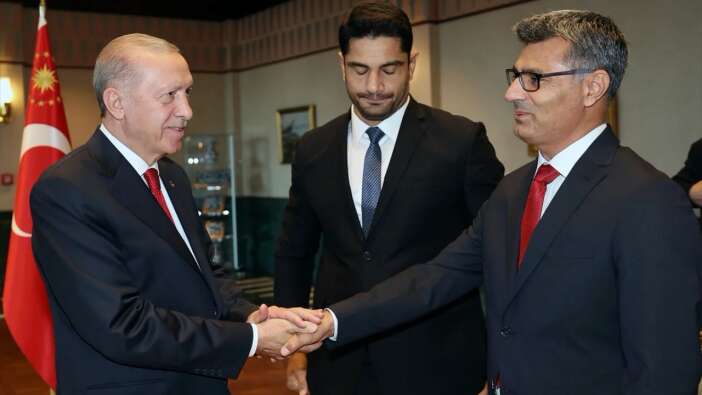 Külliye'de sürpriz kabul! Cumhurbaşkanı Erdoğan olimpiyatlarda derece alan sporcularımız ve askerlerimizle bir araya geldi