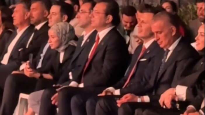 Hacıosmanoğlu Külliye'deki 30 Ağustos resepsiyonuna davet edilmeyince İmamoğlu'nun resepsiyonuna gitti