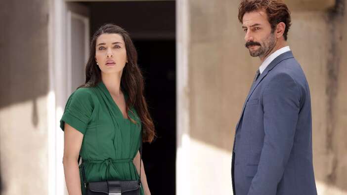 Kanal D'nin iddialı disi Yalan'da Duru ve Hazal'dan destek!