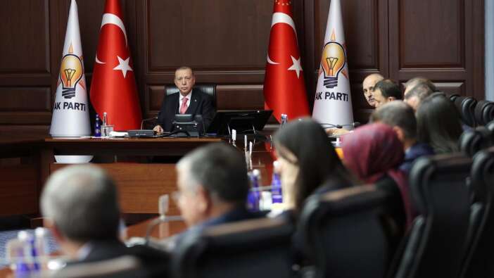 Cumhurbaşkanı Erdoğan imzayı attı, AK Parti' de 8. Olağan Büyük Kongre süreci başladı