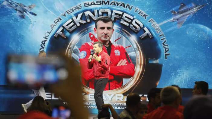 Selçuk Bayraktar TEKNOFEST'te konuştu: Dünya maalesef çok korkunç bir karanlığa doğru gidiyor!