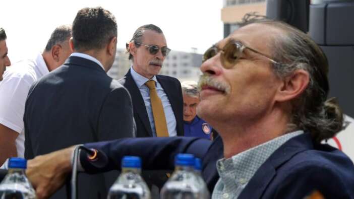 Erdal Beşikçioğlu'nun özel kalem müdürü canı isterse işe geliyor