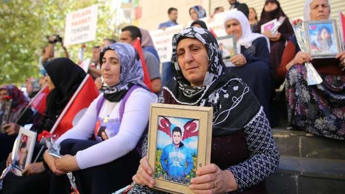 Diyarbakır Anneleri'nden DEM Parti'ye Narin tepkisi: Timsah gözyaşı dökmeye çıkmışlar
