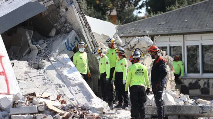 Mersin'de senaryo gereği 4 ilin etkilendiği 7 büyüklüğündeki depremin bölgesel tatbikatı başladı